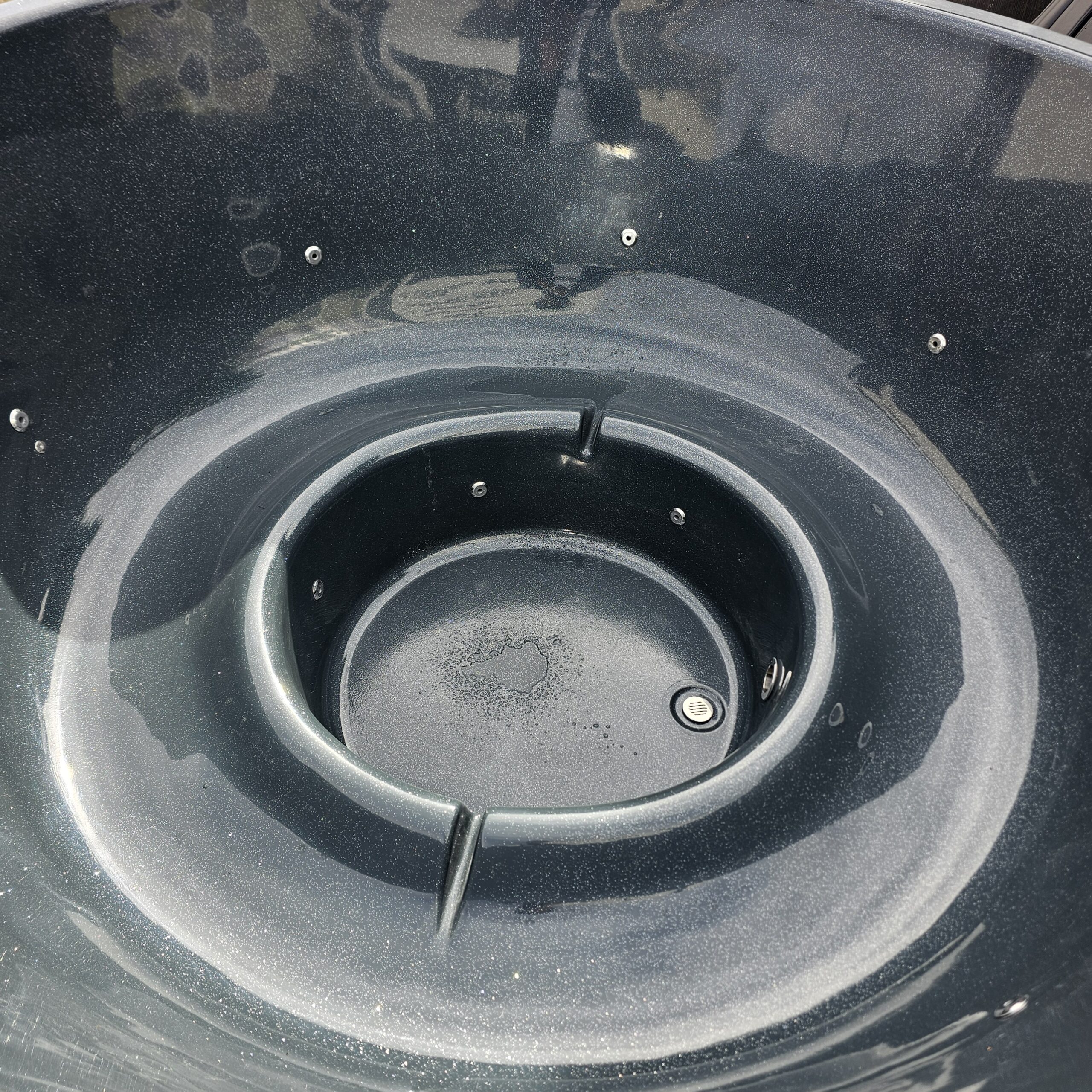 Classic Wood-Fired Hot Tub – Air Massage - Image 5