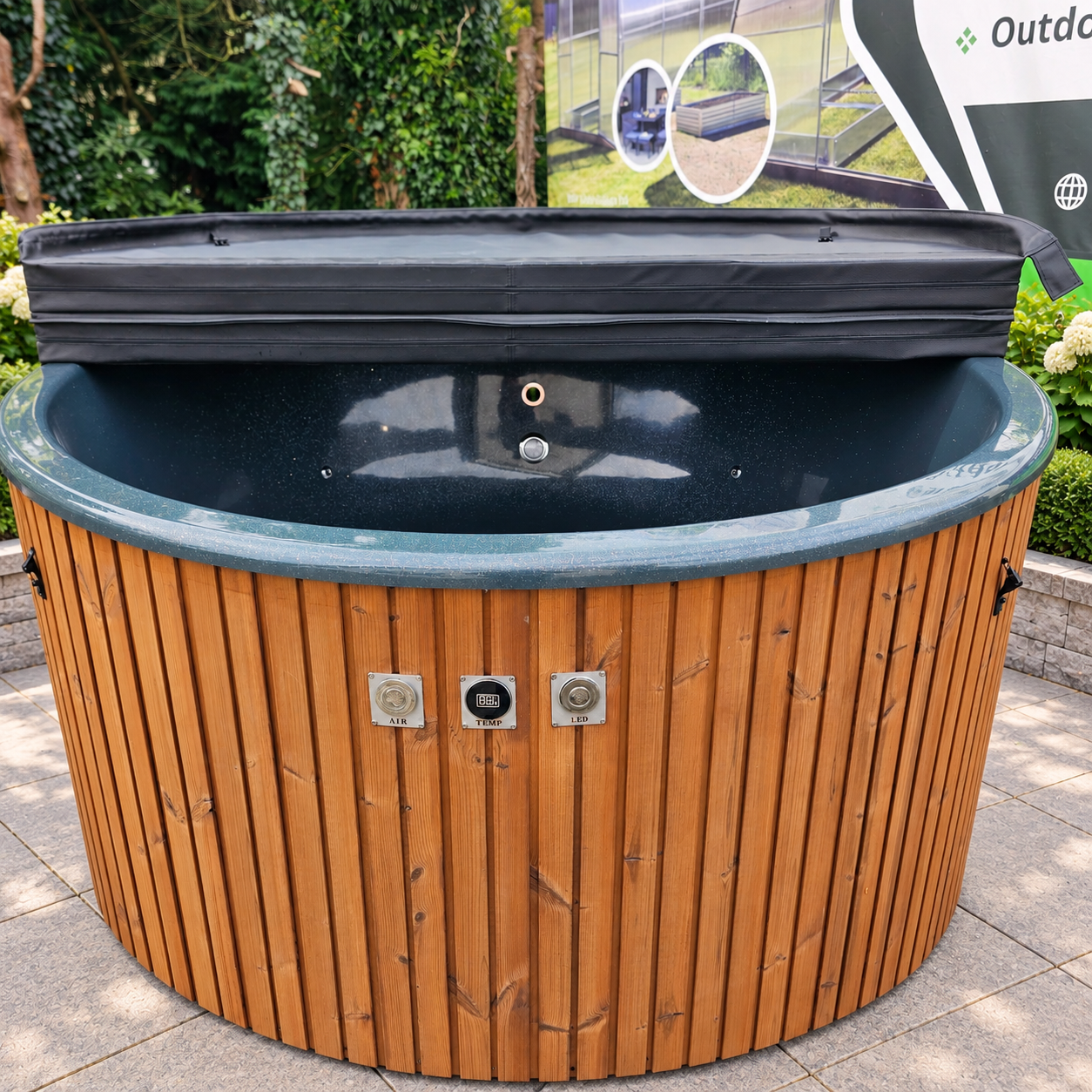 Classic Wood-Fired Hot Tub – Air Massage - Image 4